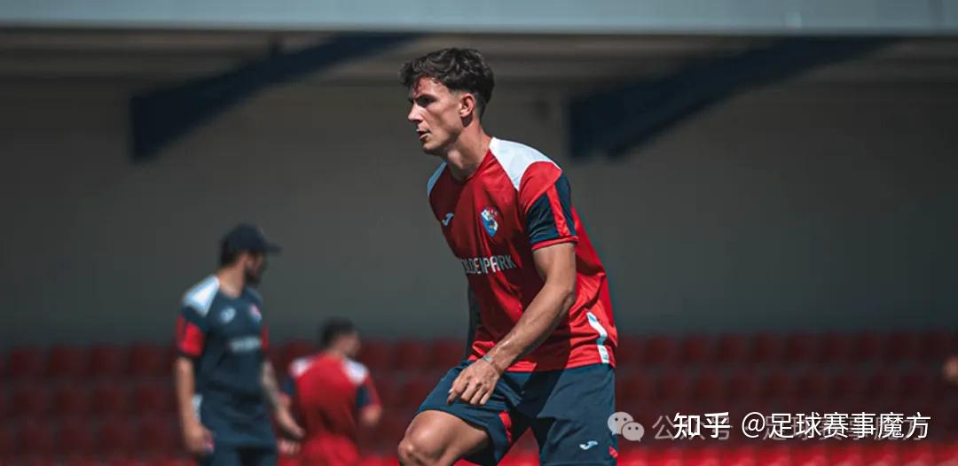 英雄联盟下载-波尔图冲刺阶段队长鼓劲；志在英超名次提升；管理层满意；心理建设被强调(波尔图大教堂)