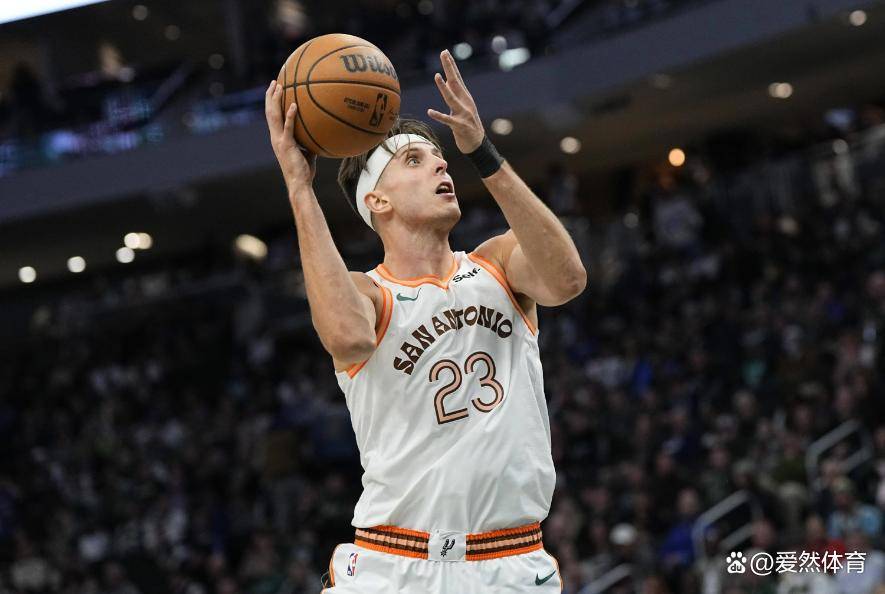 lol最新客户端下载-冲刺阶段萨克拉门托国王防线松动：社区盾节点到来；赛场秩序良好；训练强度明显提升的简单介绍